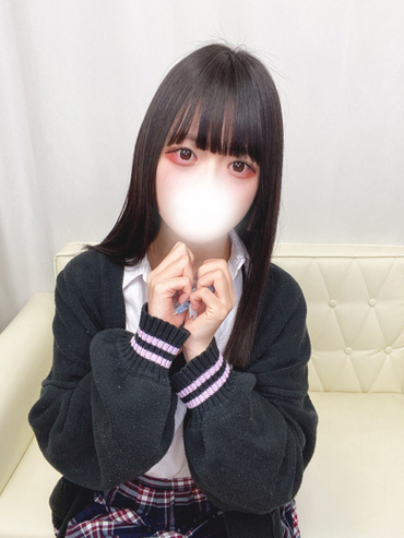 つきな